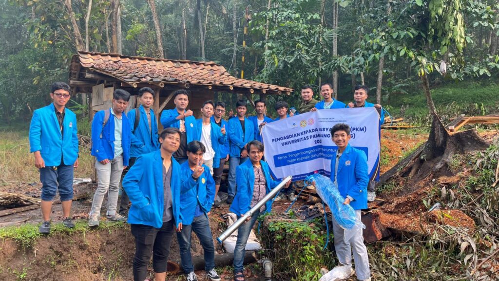 PENGABDIAN KEPADA MASYARAKAT MAHASISWA DENGAN TEMA PENGEMBANGAN SUMBER AIR UNTUK SAWAH TADAH HUJAN DI KP. PASIR DANGDOR DESA SAMBILAWANG