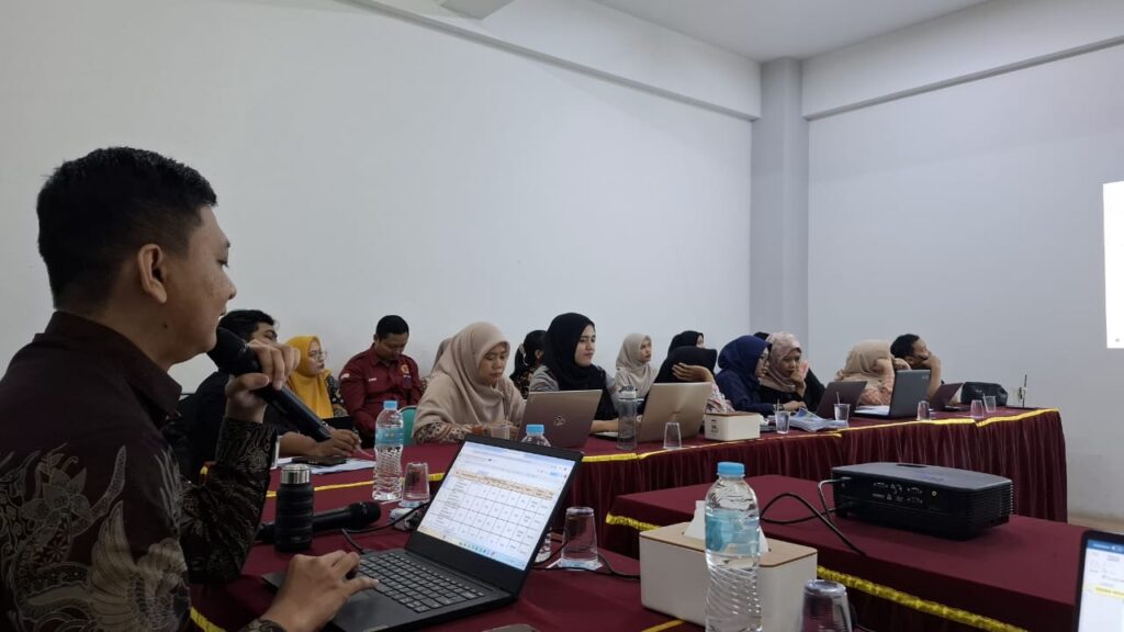 TEKNIK MESIN MENGIKUTI RAPAT REVIEW PENGISIAN SISKEMU PRODI DAN UPPS BID. KEMAHASISWAAN
